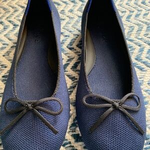 Rothy’s Navy Ballet Shoes with bow, size 8